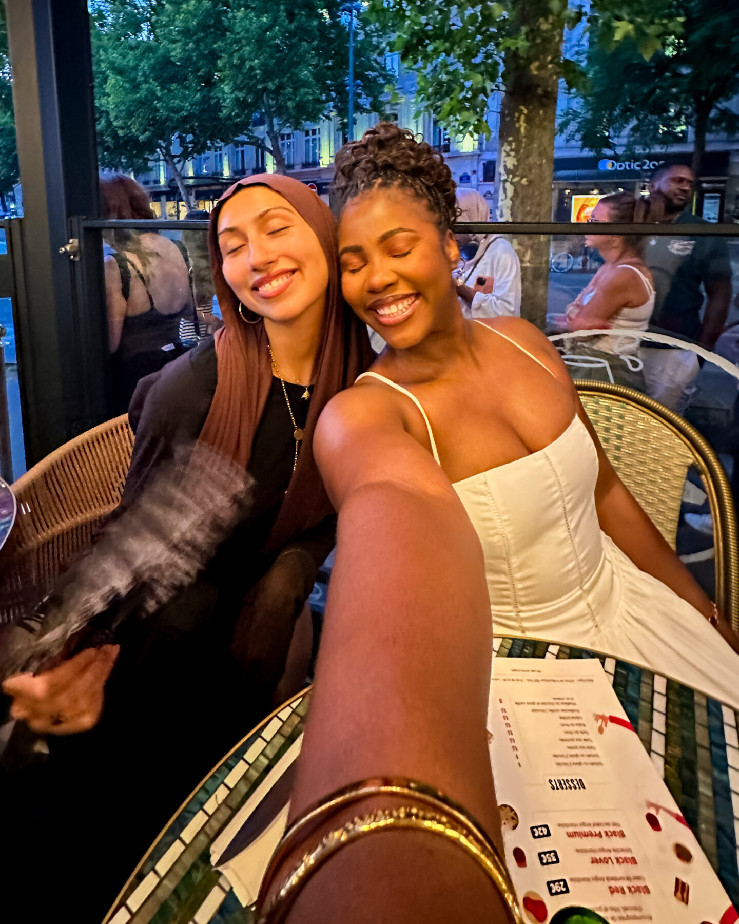 solo travel Paris meeting new friends Black Angus restaurant Paris