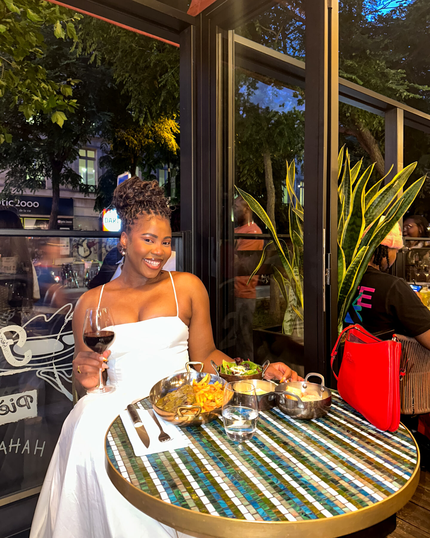 solo dinner Paris restaurant experience Black Angus 11th arrondissement