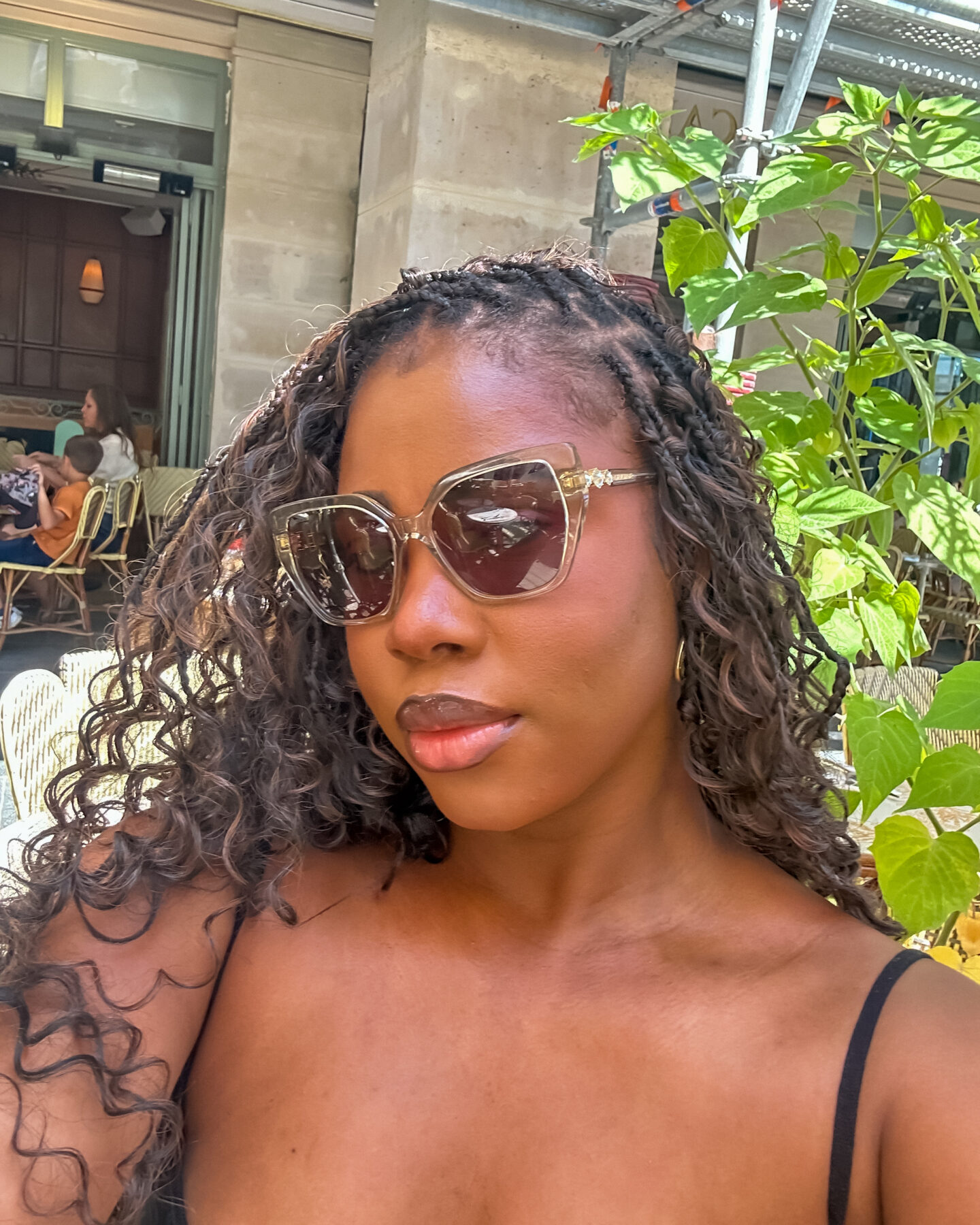 solo travel Paris cafe experience Anita Aloys