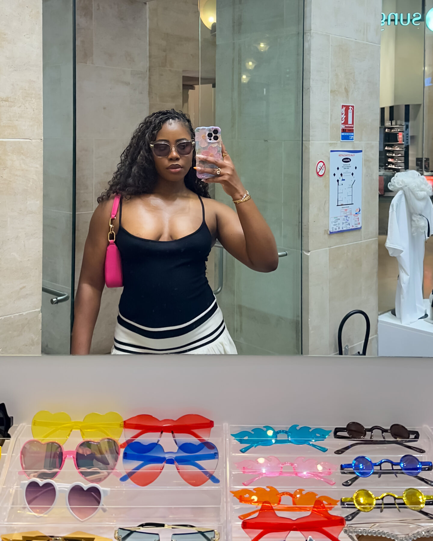 Photoism Paris photo booth solo travel Louvre area