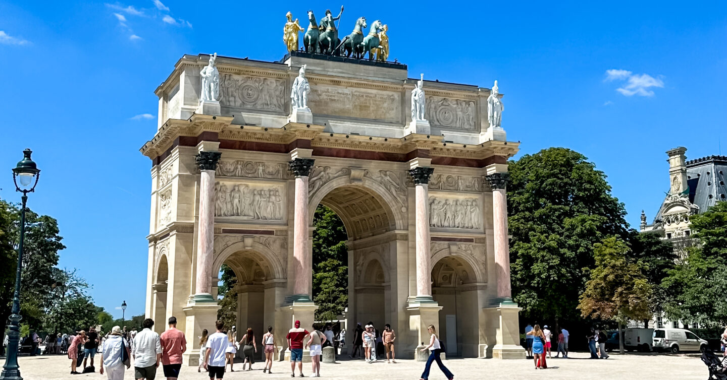 How to Visit Paris Solo